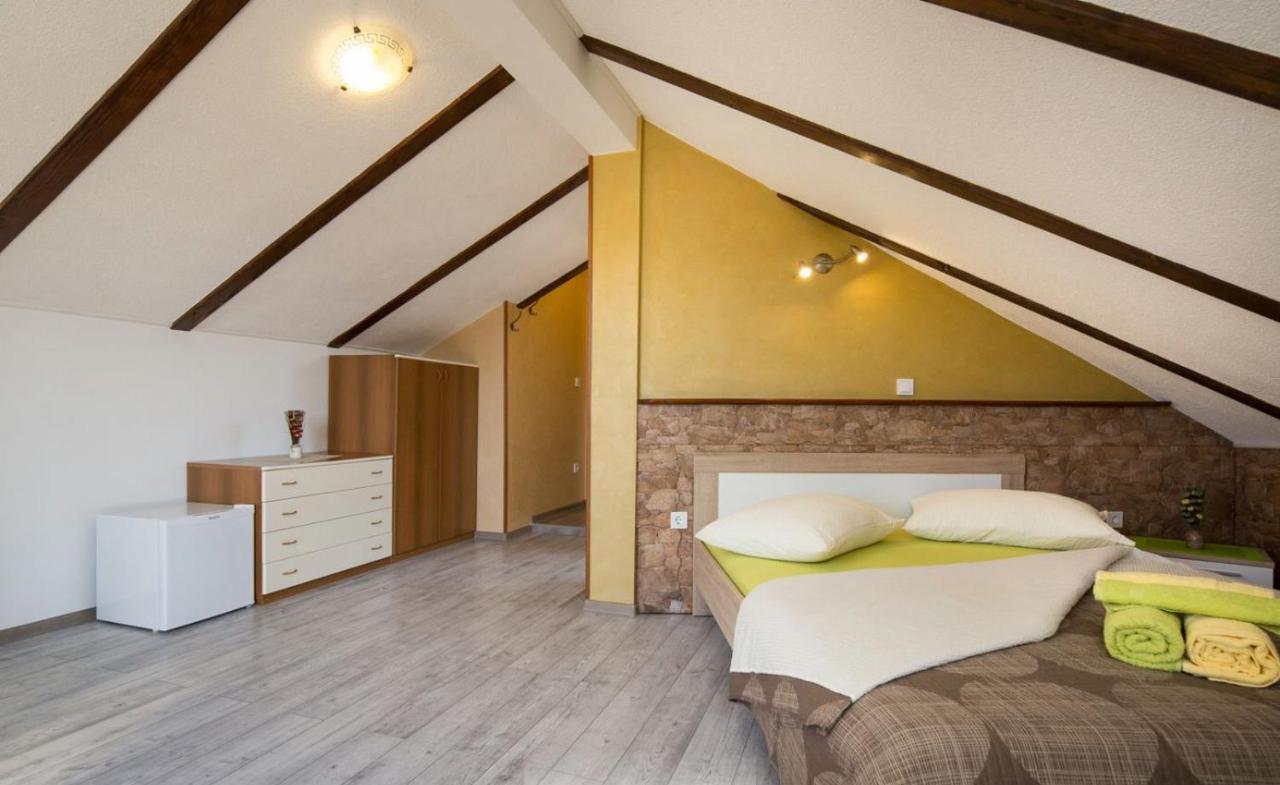 Accomodation Noki21 โรวีน ภายนอก รูปภาพ