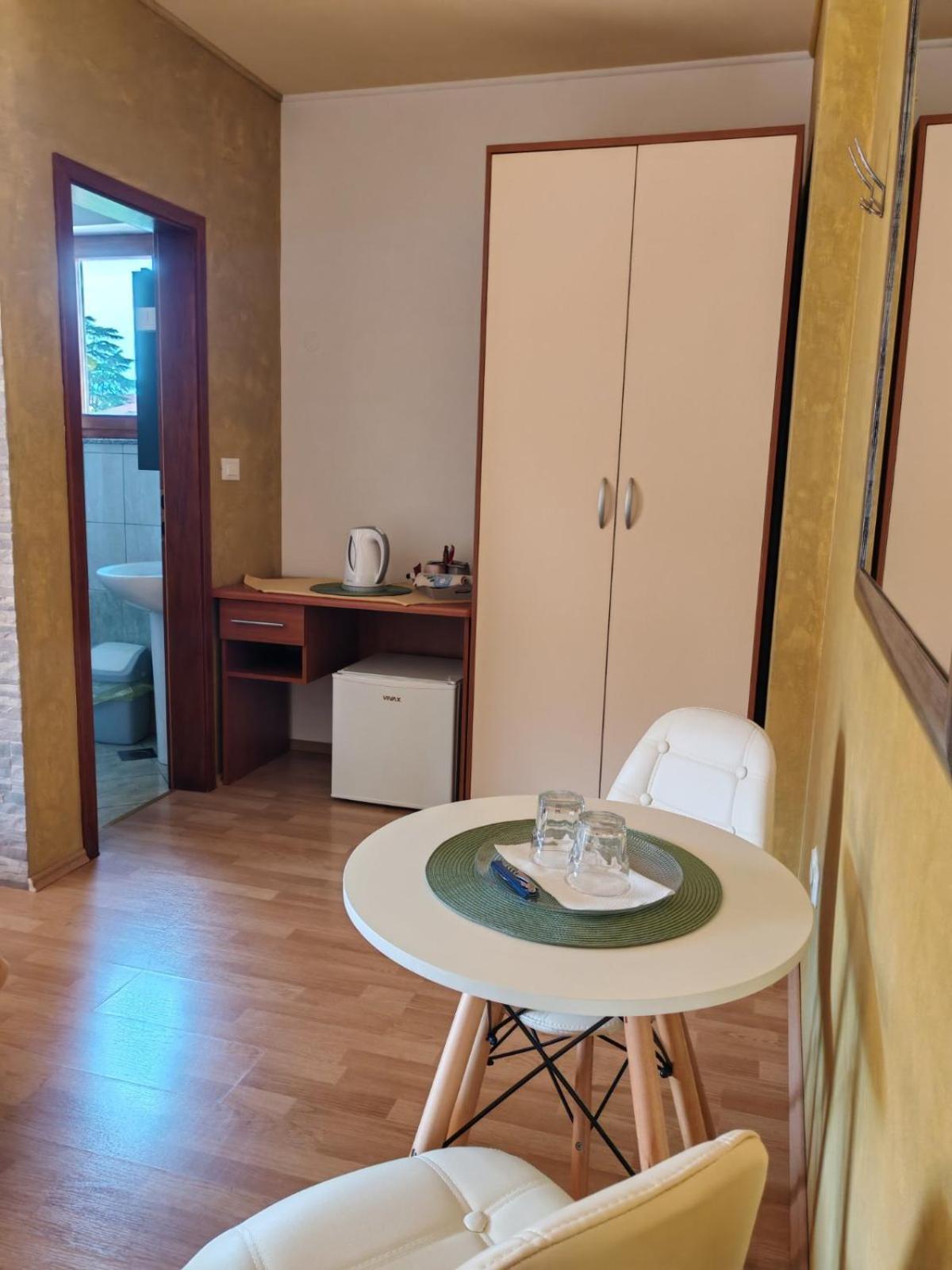 Accomodation Noki21 โรวีน ภายนอก รูปภาพ